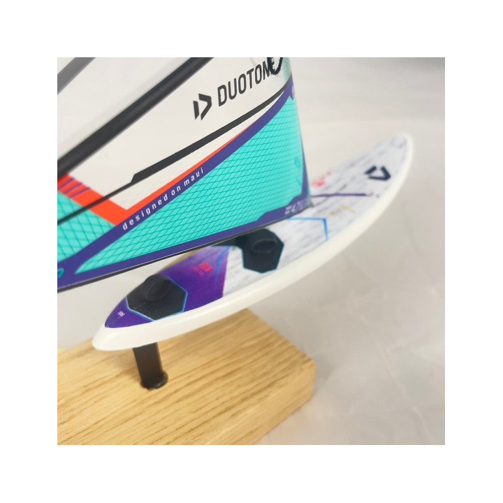Windsurf model Duotone Grip White Board + Doutone Super Hero Pistacio