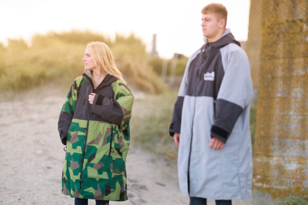 WhiteWater Adults Hard Shell Robe - Image 4